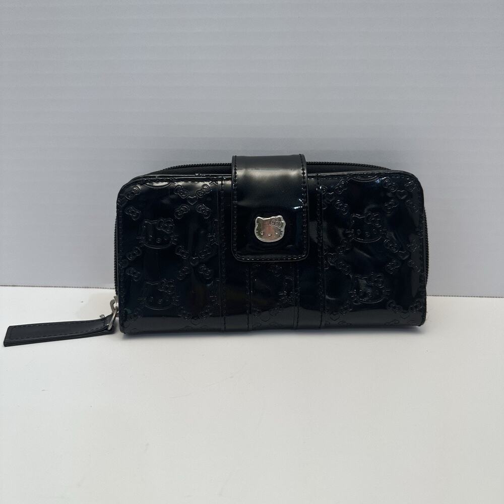 2012 Vintage Sanrio Loungefly Hello Kitty Black Patent Faux Leather Snap Wallet